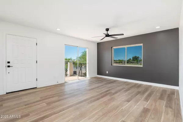 Phoenix, AZ 85023,1916 W MORNINGSIDE Drive #111