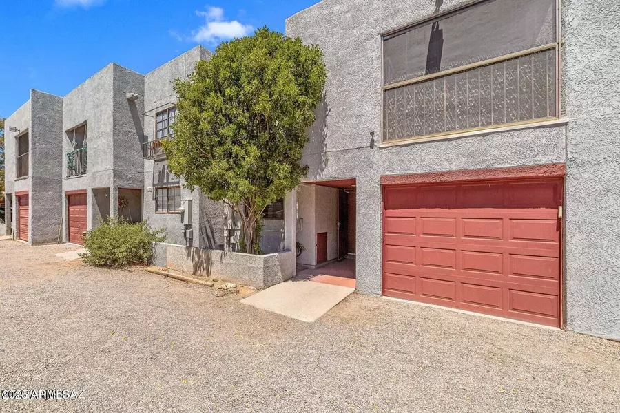 1525 N BRYANT Avenue, Tucson, AZ 85712