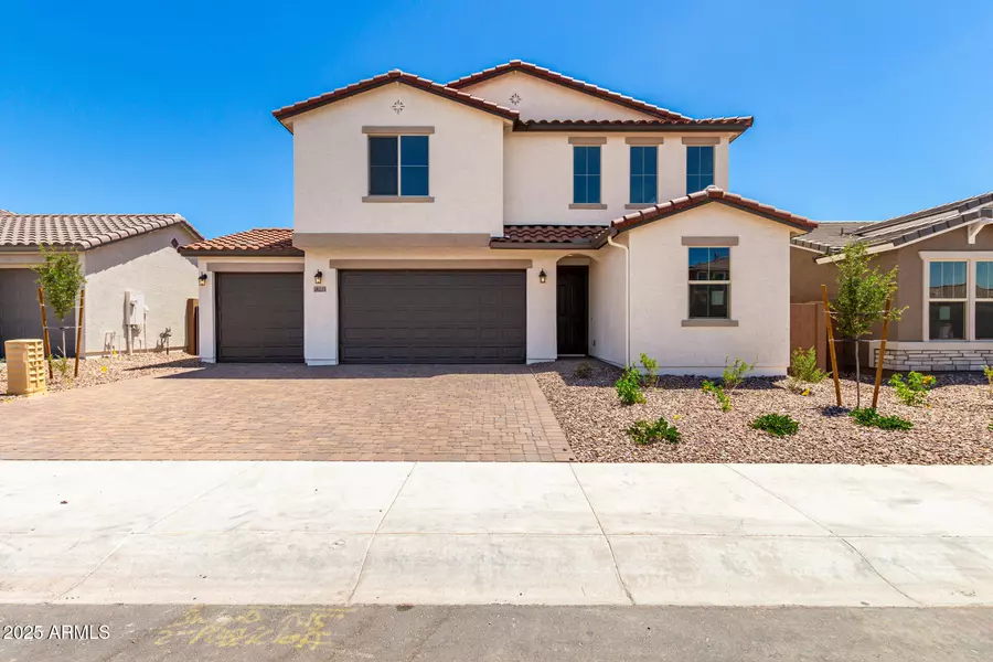 18213 W HESS Street, Goodyear, AZ 85338