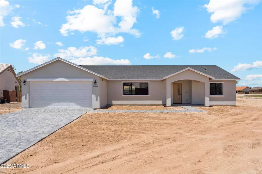 9280 W Wenden Drive, Arizona City, AZ 85123