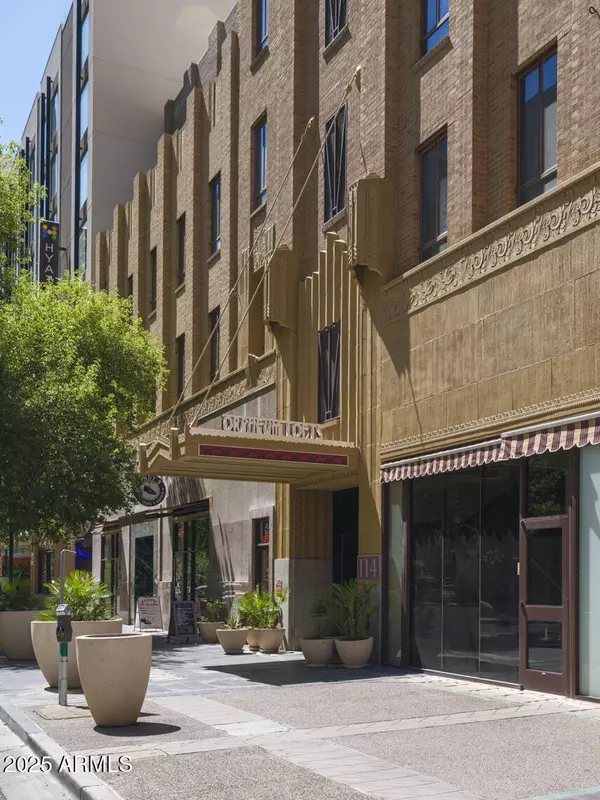 Phoenix, AZ 85003,114 W ADAMS Street #907