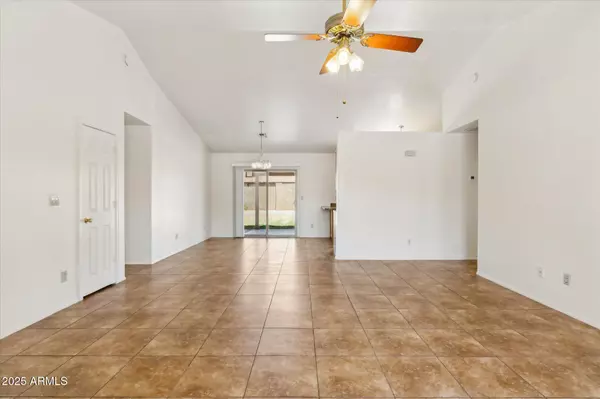 Mesa, AZ 85205,5852 E ENROSE Street