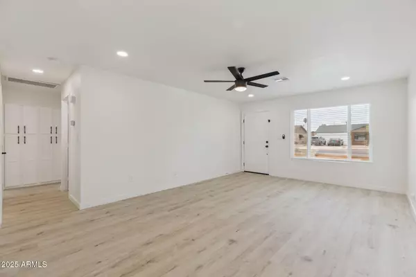 Tempe, AZ 85283,405 E CORNELL Drive