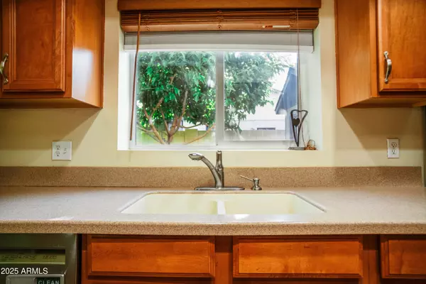 Tempe, AZ 85283,919 W LODGE Drive