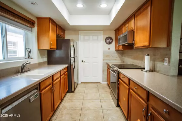 Tempe, AZ 85283,919 W LODGE Drive