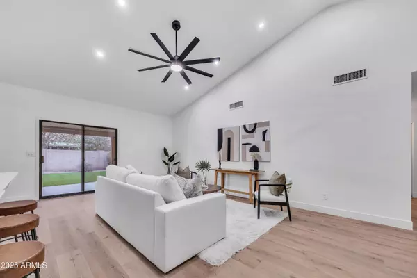 Gilbert, AZ 85234,1142 E ENCINAS Avenue
