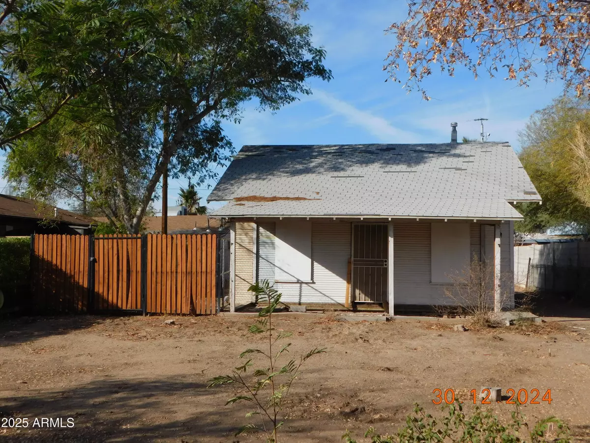 Phoenix, AZ 85006,2206 N 11TH Street