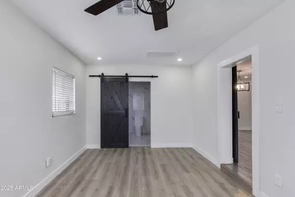 Phoenix, AZ 85016,2501 E CAMPBELL Avenue
