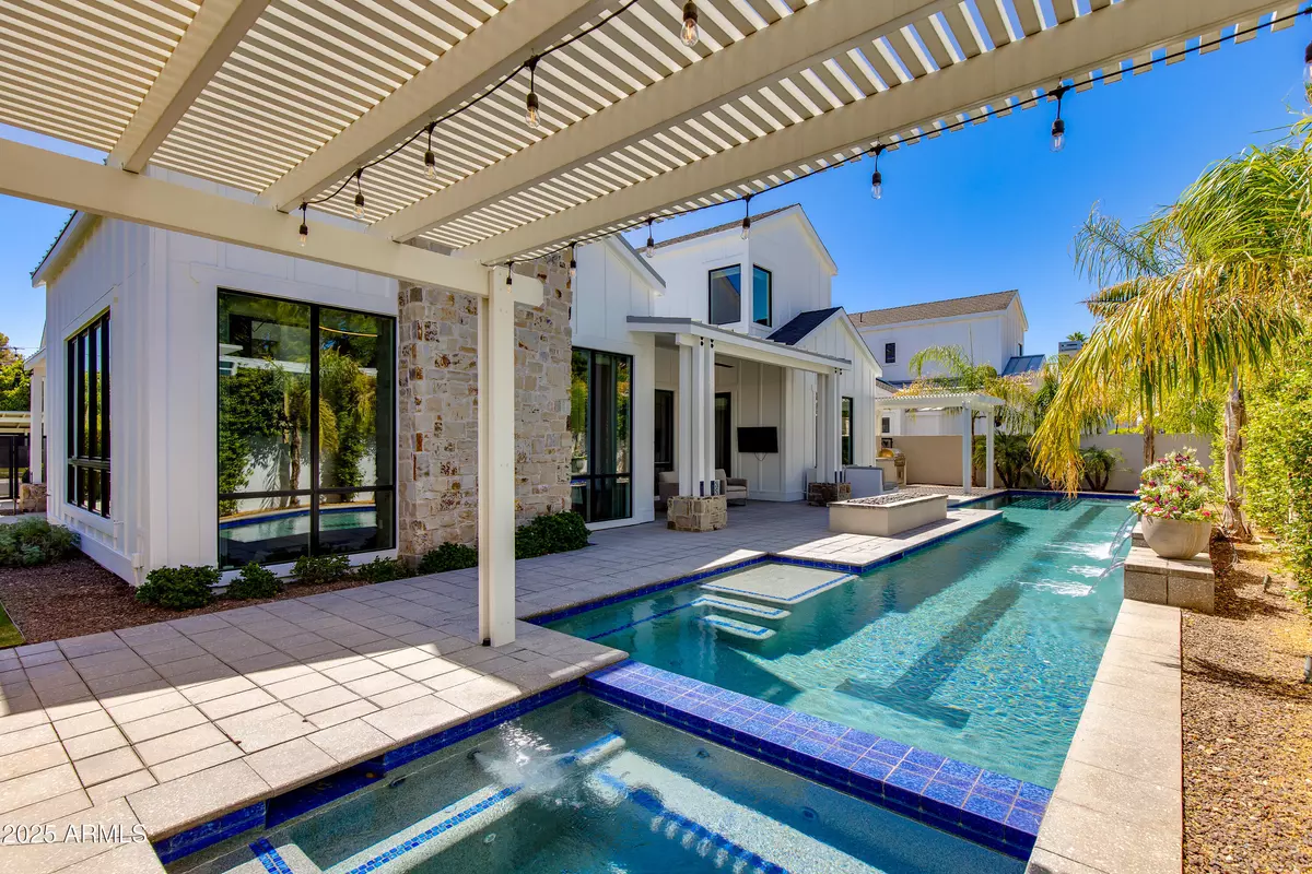 Phoenix, AZ 85018,4416 N 37TH Way