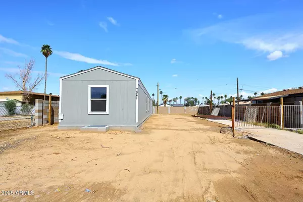 Glendale, AZ 85303,7041 N 80TH Drive
