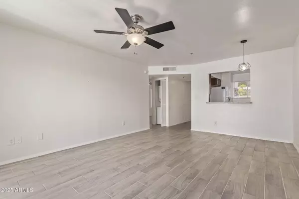 Scottsdale, AZ 85251,7494 E EARLL Drive #101