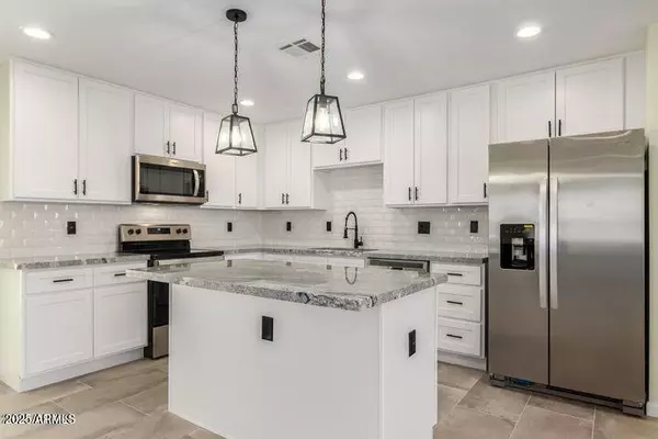 Phoenix, AZ 85033,6821 W MARIPOSA Street