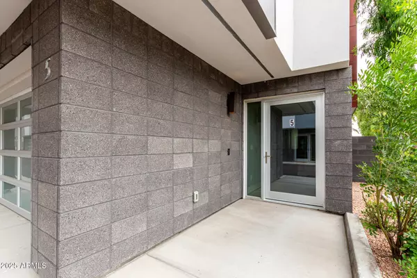 Phoenix, AZ 85018,4525 N 40TH Street #5
