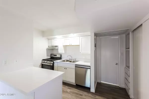 Phoenix, AZ 85016,6320 N 16TH Street #217