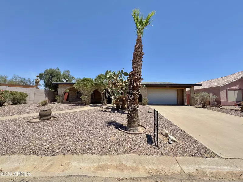 15701 S CORAL Road, Arizona City, AZ 85123