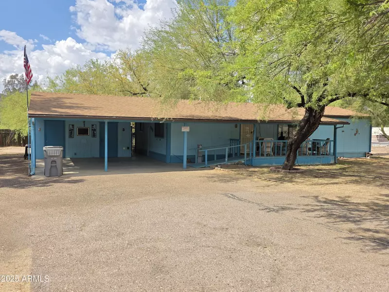 18820 E KINGS Way, Black Canyon City, AZ 85324