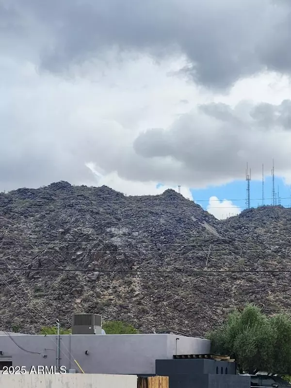 Phoenix, AZ 85042,138 E MONTE Way