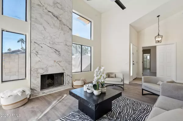 4024 E HIDDENVIEW Drive, Phoenix, AZ 85048