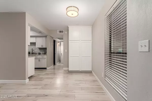 Phoenix, AZ 85051,3119 W COCHISE Drive #111