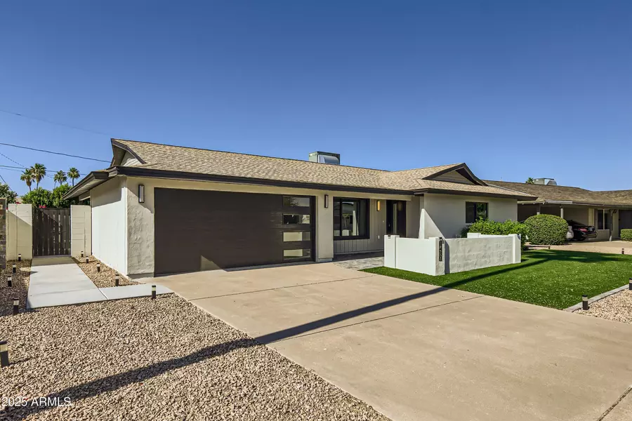 8430 E INDIANOLA Avenue, Scottsdale, AZ 85251