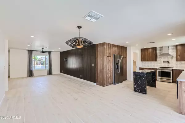 Scottsdale, AZ 85251,8430 E INDIANOLA Avenue