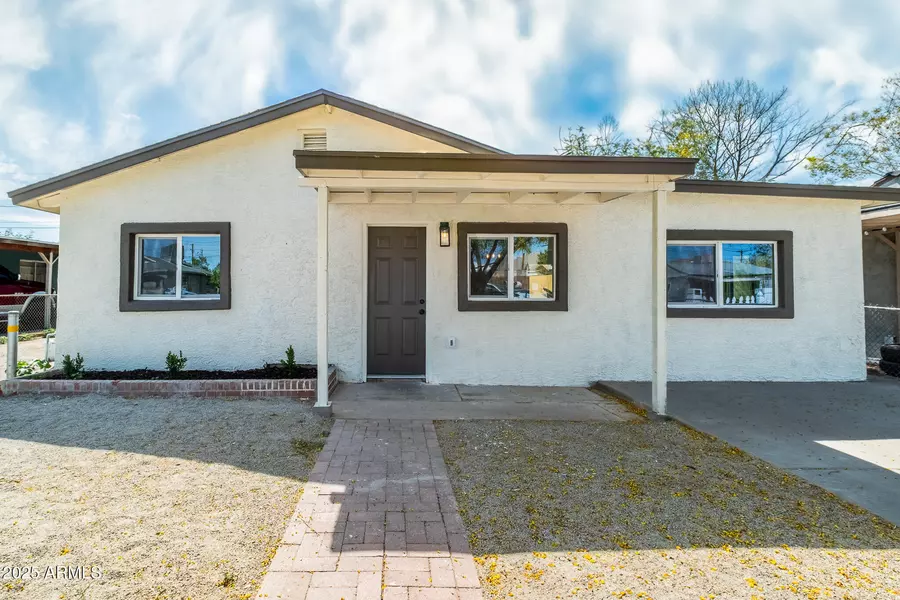 832 S DREW Street, Mesa, AZ 85210