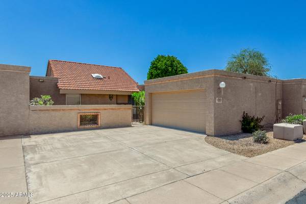 Phoenix, AZ 85032,4033 E LARKSPUR Drive