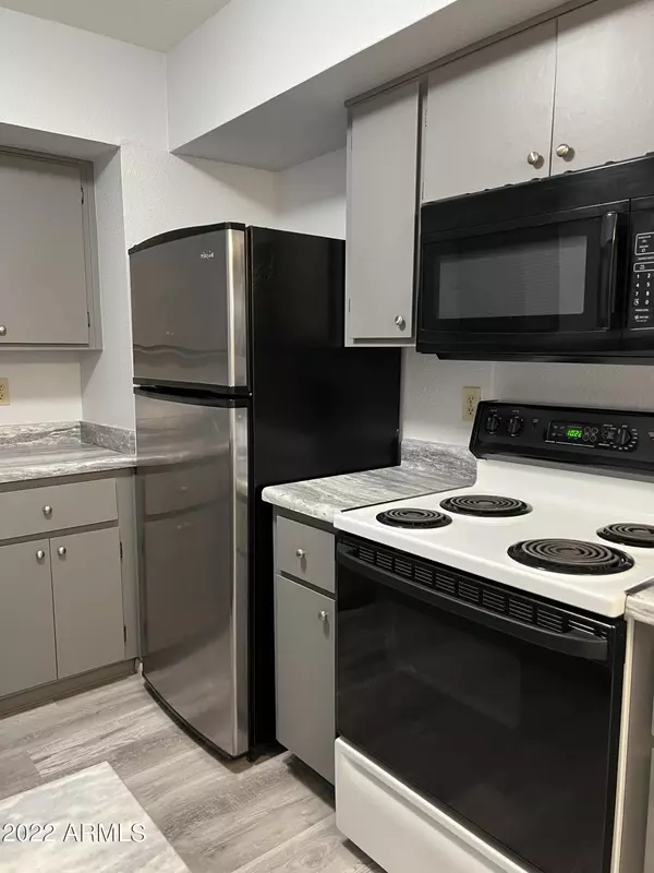 Phoenix, AZ 85032,4444 E PARADISE VILLAGE Parkway #214
