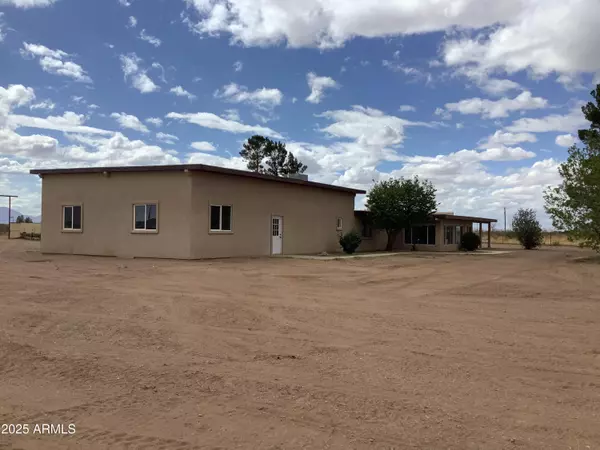 Pearce, AZ 85625,3607 E MULE DEER Road