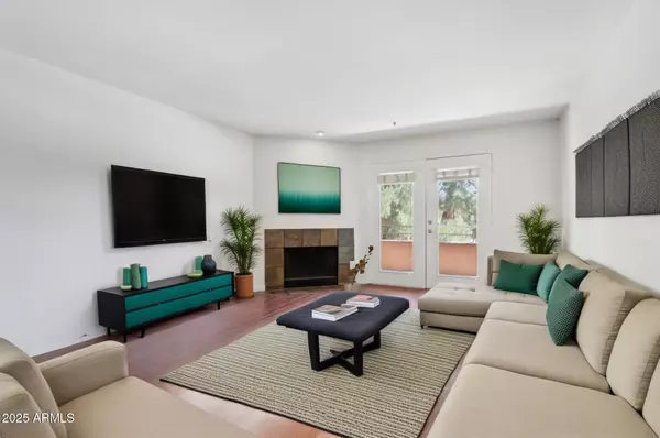 Phoenix, AZ 85032,4704 E PARADISE VILLAGE Parkway N #321