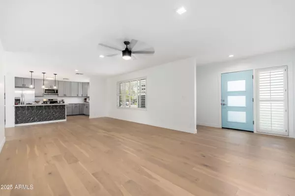 Phoenix, AZ 85016,6127 N 16th Place