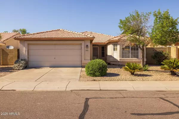 8952 W MONTE VISTA Road, Phoenix, AZ 85037