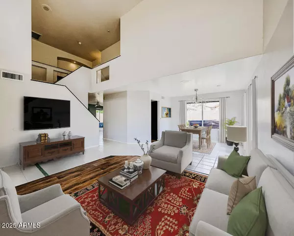 4306 E RAVEN Road, Phoenix, AZ 85044