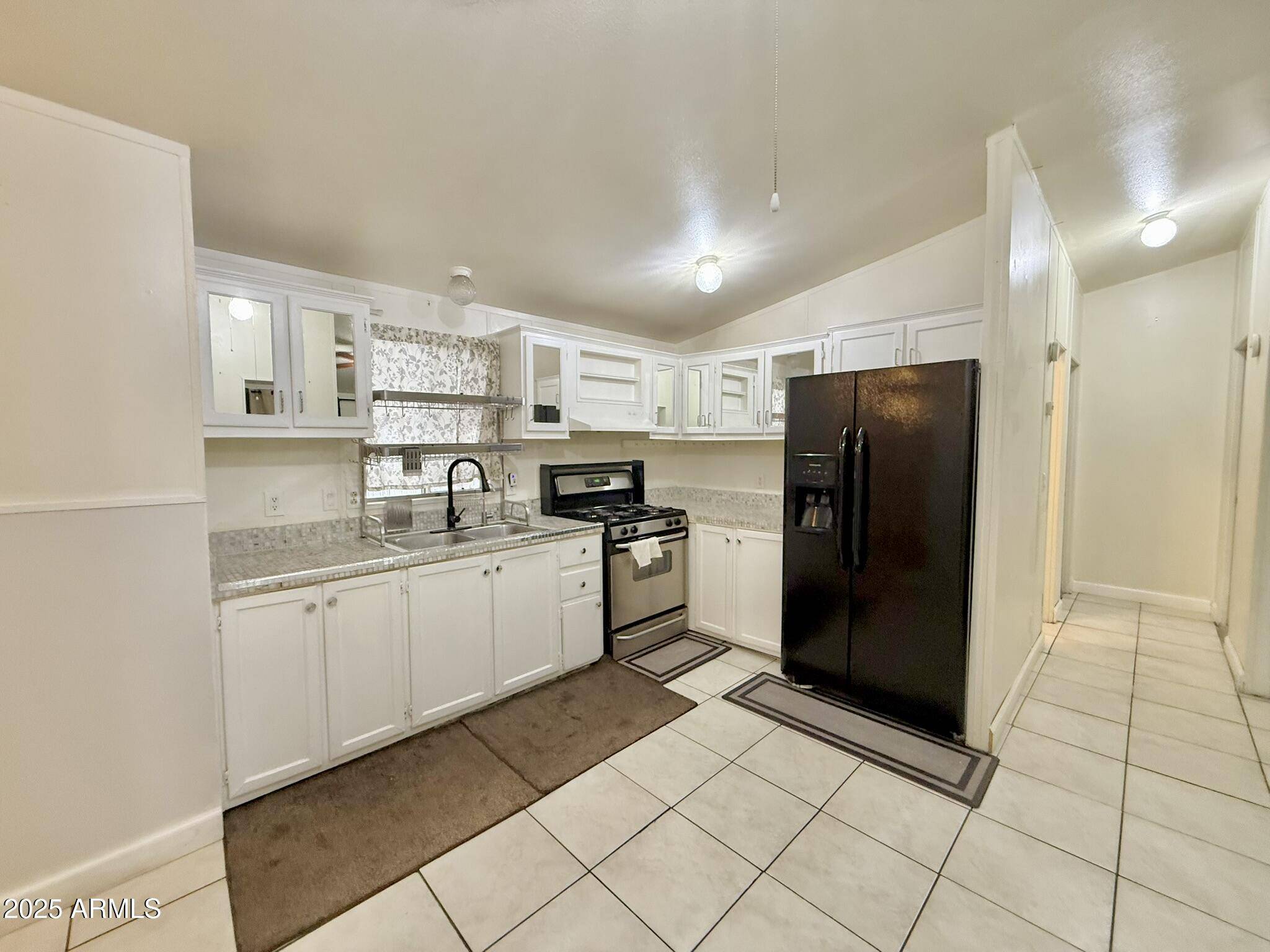 Glendale, AZ 85301,5002 W BETHANY HOME Road #95