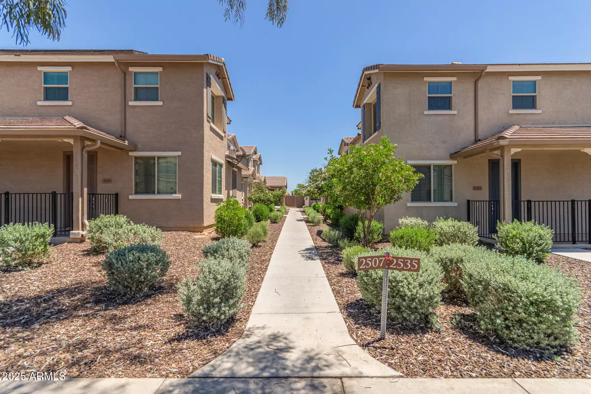 Phoenix, AZ 85035,2519 N 73RD Drive