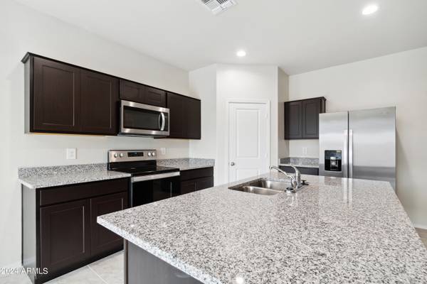San Tan Valley, AZ 85140,5575 E Mearn Road