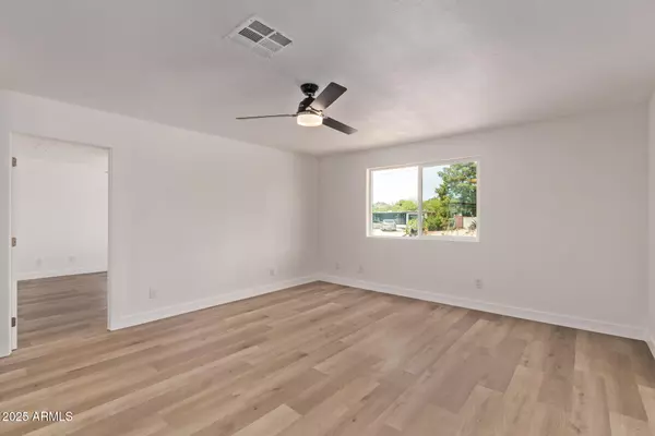 Phoenix, AZ 85020,1133 E BROWN Street