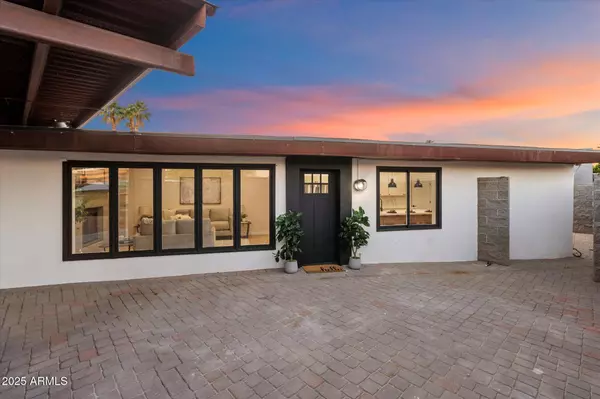 Paradise Valley, AZ 85253,7026 E PASADENA Avenue