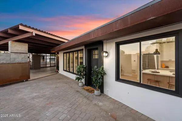 Paradise Valley, AZ 85253,7026 E PASADENA Avenue