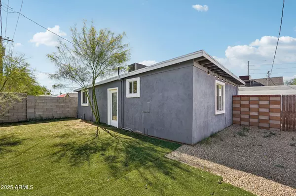 Phoenix, AZ 85006,2118 E OAK Street
