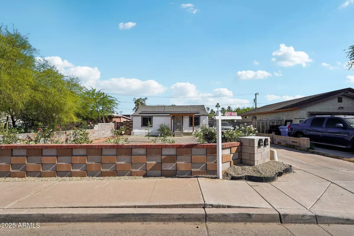 Phoenix, AZ 85006,2118 E OAK Street