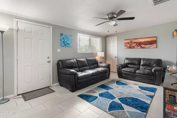 Phoenix, AZ 85033,3806 N 64TH Drive