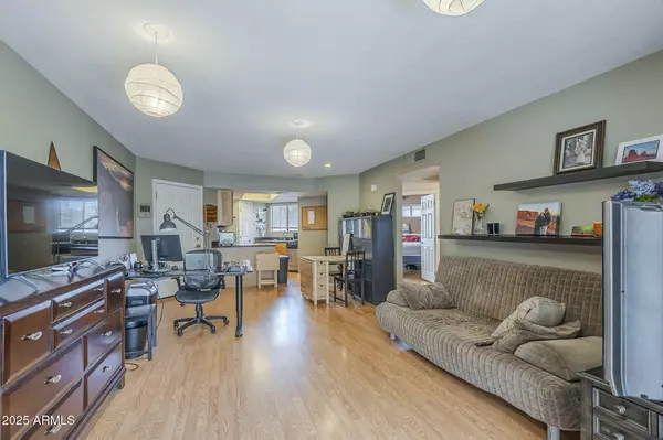 Phoenix, AZ 85008,2228 N 52 Street #213