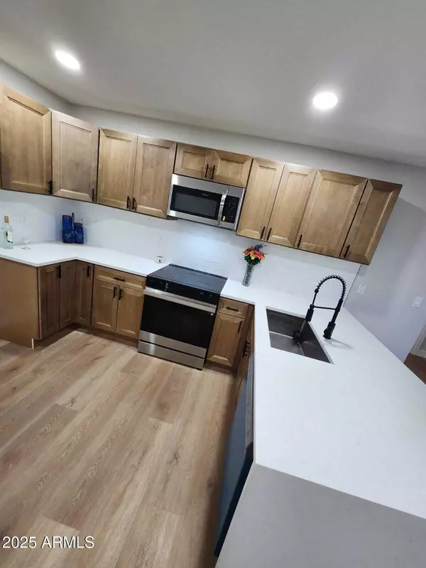 Tempe, AZ 85288,954 E HENRY Street