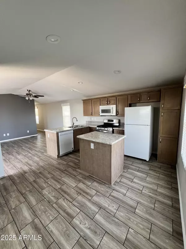 Mesa, AZ 85201,625 W McKellips Road #111