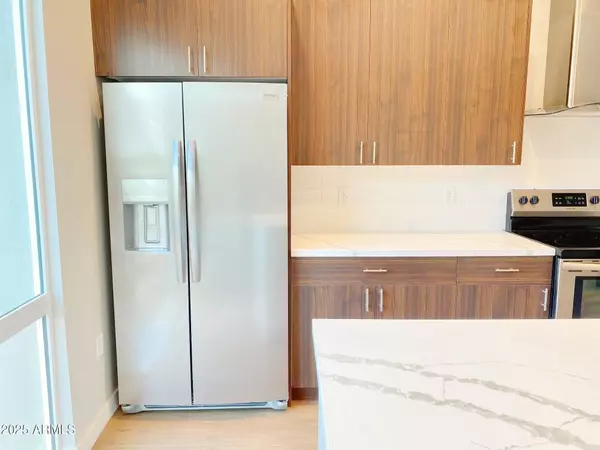Phoenix, AZ 85014,915 E Missouri Avenue #11