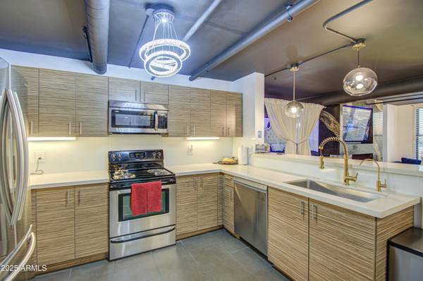 Phoenix, AZ 85013,535 W THOMAS Road #513