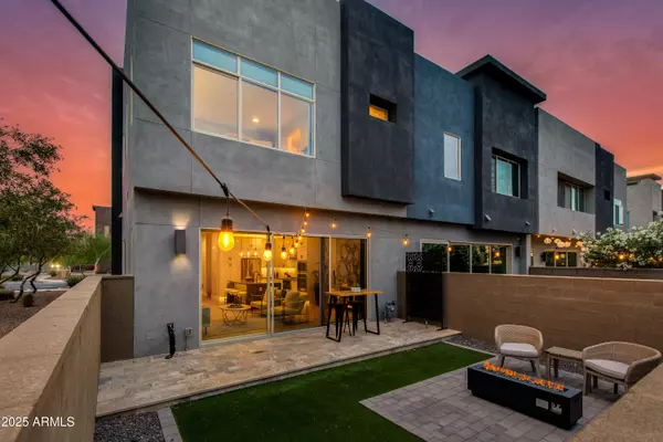 Phoenix, AZ 85085,1910 W DESERT HOLLOW Drive
