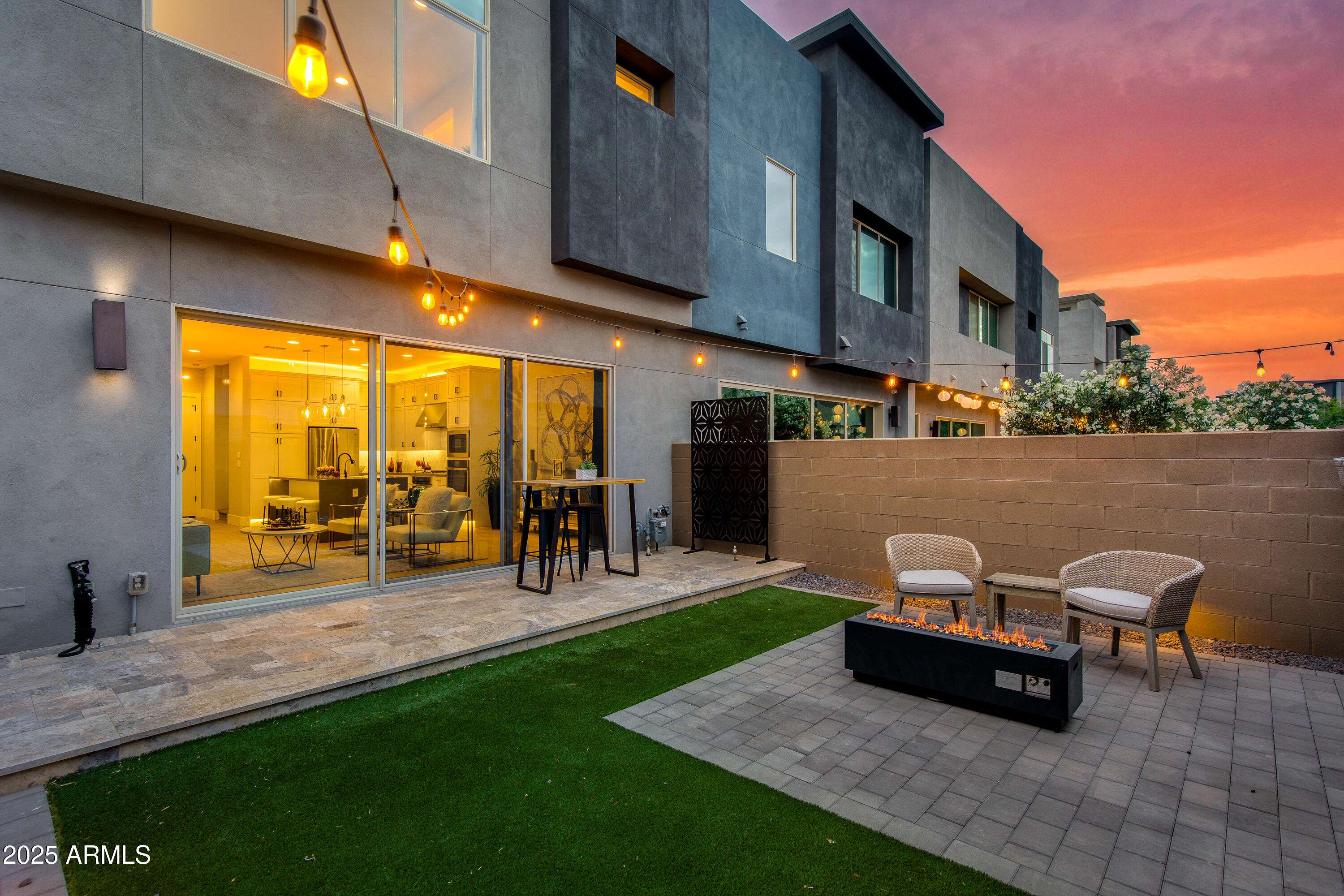 Phoenix, AZ 85085,1910 W DESERT HOLLOW Drive
