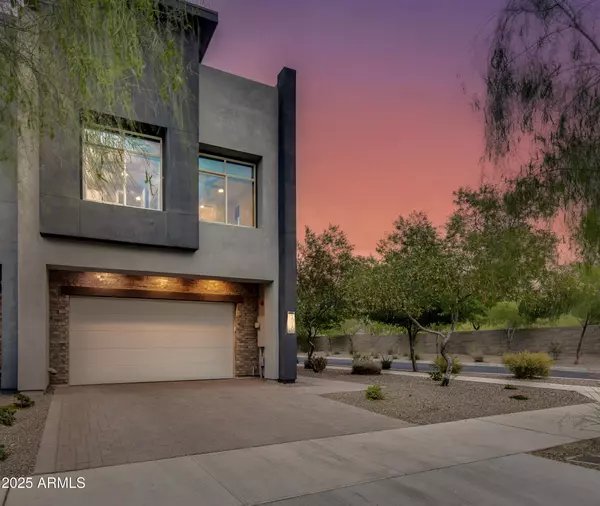 Phoenix, AZ 85085,1910 W DESERT HOLLOW Drive